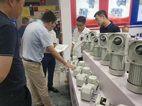 直交軸減速電機(jī)亮展-御茨智能 直交軸減速電機(jī)亮展-御茨智能