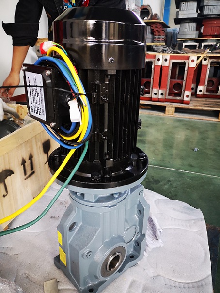 邁傳斜齒輪減速機可以配直流電機嘛？ (1).jpg