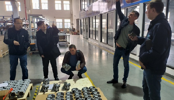熱烈歡迎俄羅斯客戶來司進行減速機項目技術交流！