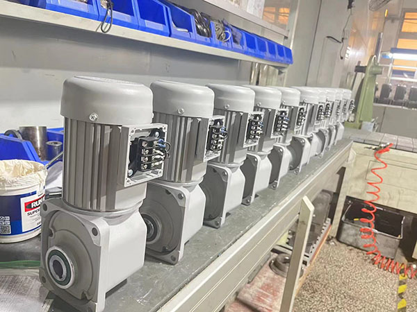 士元直角減速機，直角中空減速機，小型直交軸齒輪減速機，生產廠家，減速馬達2.jpg
