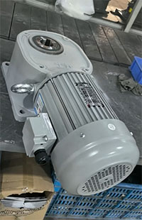士元直角減速機，直角中空減速機，小型直交軸齒輪減速機，生產廠家，減速馬達，直交軸準雙曲面減速馬達1.jpg